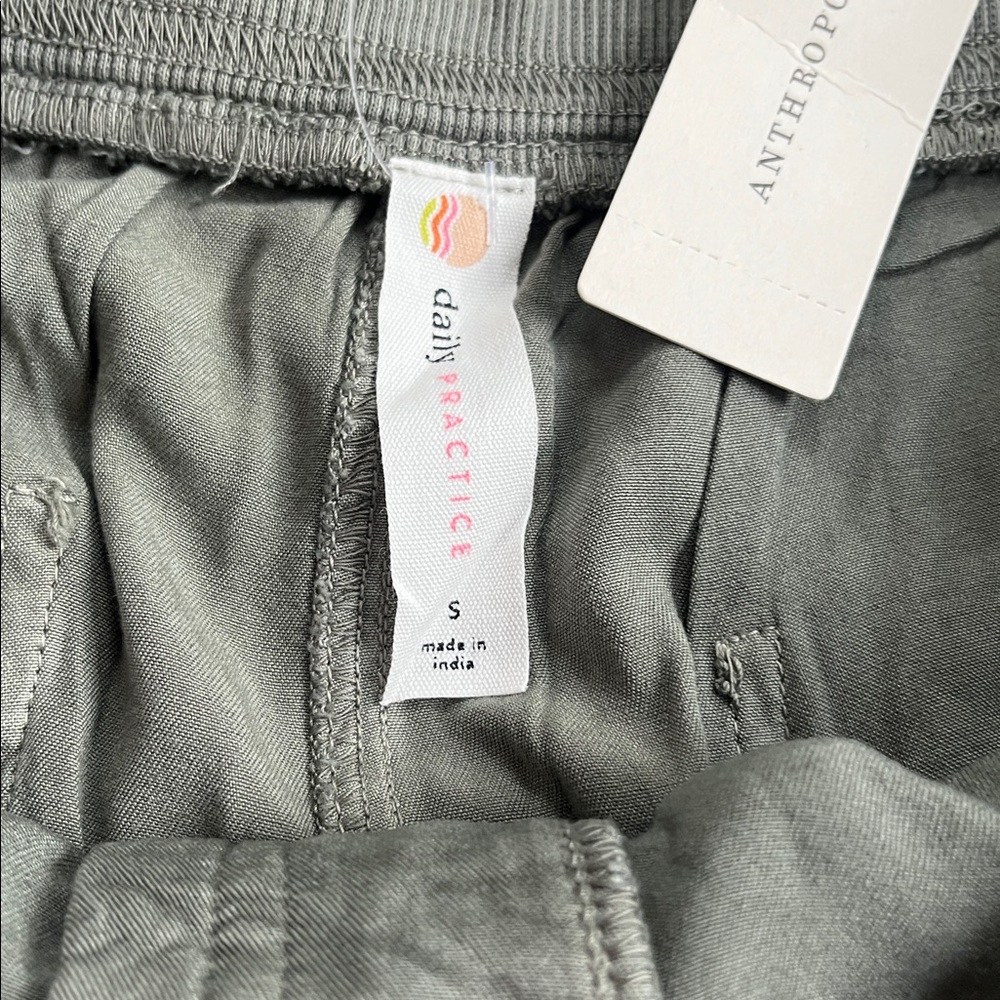 ANTHROPOLOGIE Daily Practice Joggers Spruce Green NWT size S - Picture 6 of 8